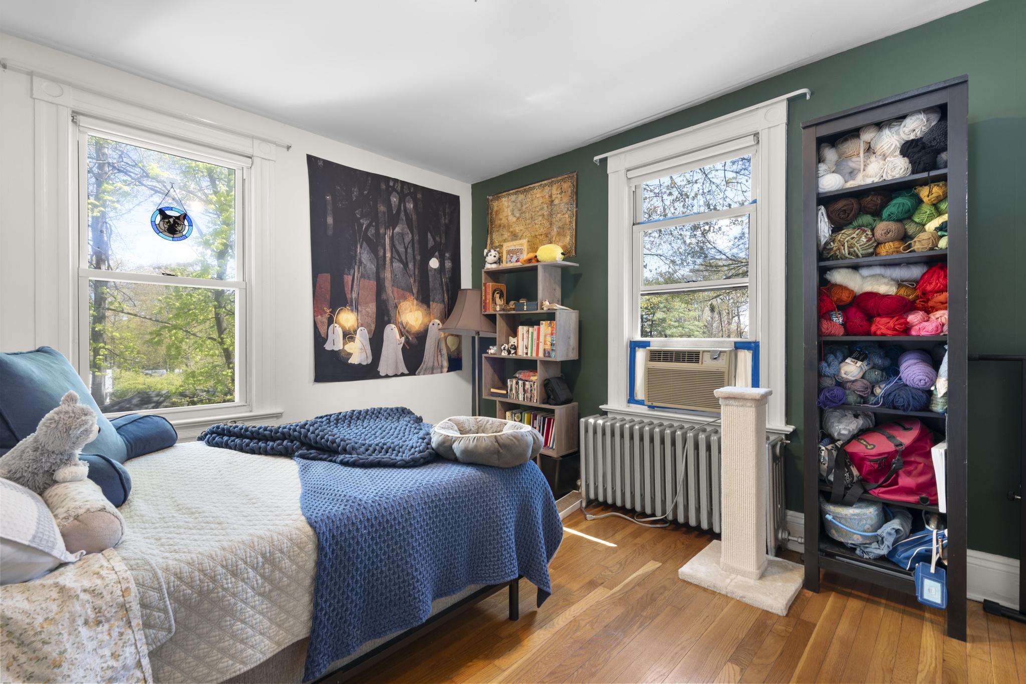 86 Oakwood Ave photo 2